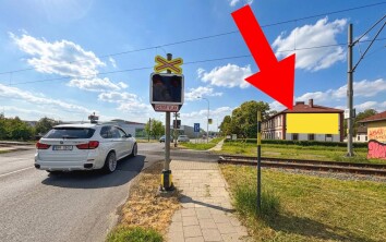 Holická, přejezd, směr centrum